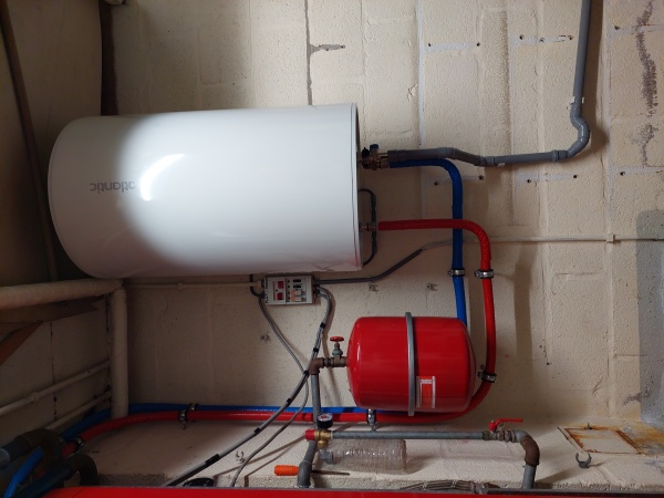Atlantic Elektro Boiler te Groot-Gelmen. main image