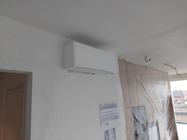 6,8KW Daikin Multi-Split buitenunit te Zonhoven. main image
